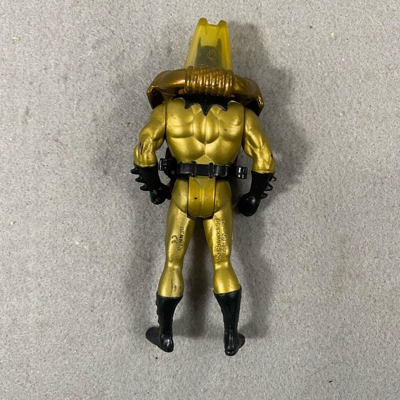 Vintage 1990 Batman DC Comic Kenner Gold Suit Action Figure W/ Helmet - Picture 2 of 6